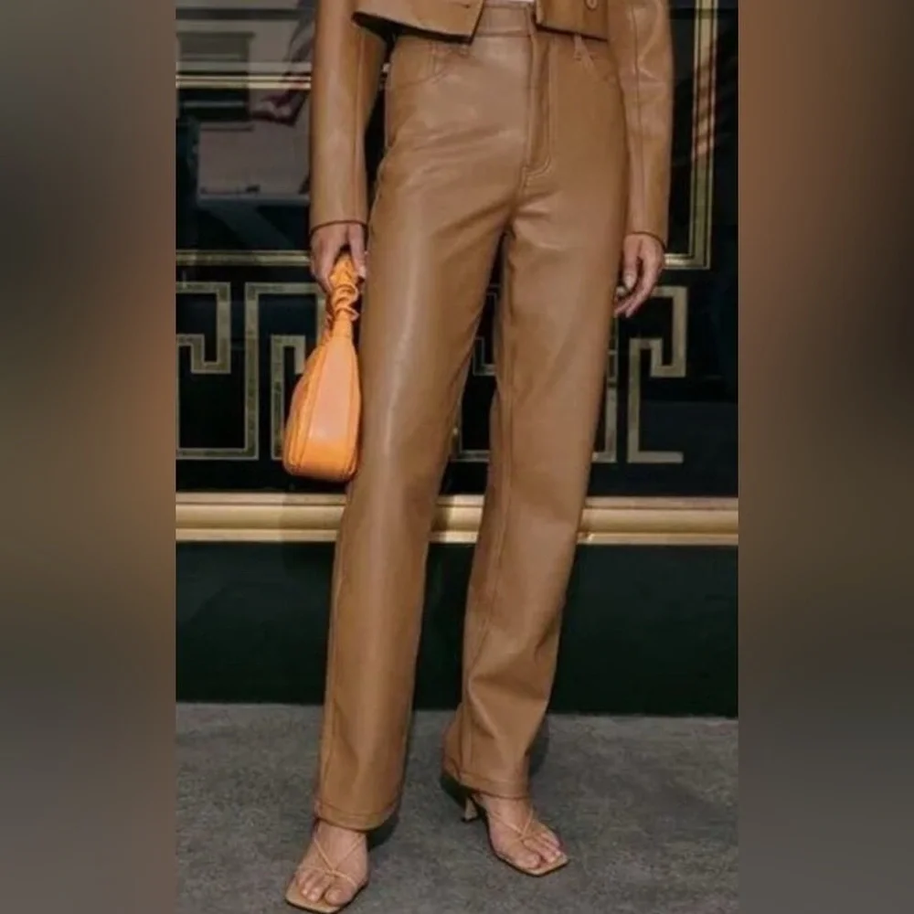 Abercrombie & Fitch Faux Leather The 90's Straight Ultra High Rise Pants